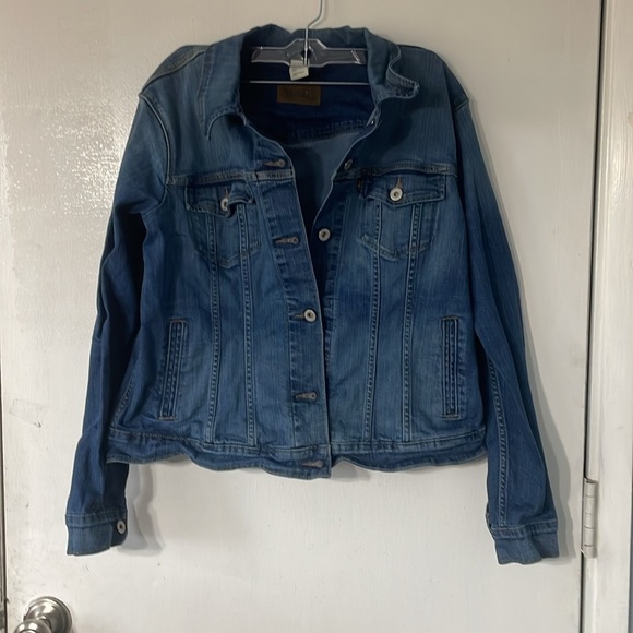 Levi washed out Jean jacket - Picture 2 of 8